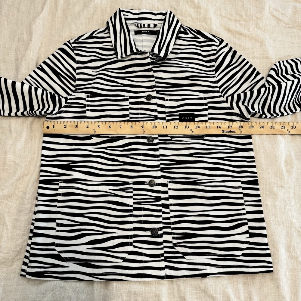 Obey Women Zebra Jacket Slacker Chore Coat Animal Print Small Streetwear Grunge - Picture 4 of 8